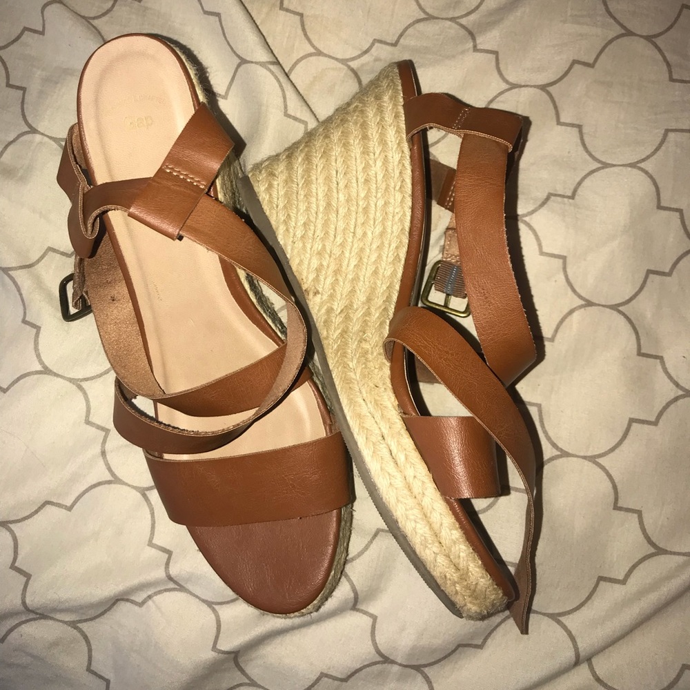 Strapped Wedges !! 🌟🌟